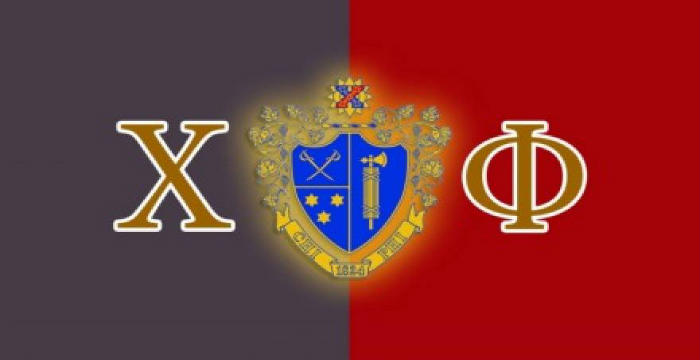 giati-adelfotites-amerikanikon-panepistimion-ellinika-grammata